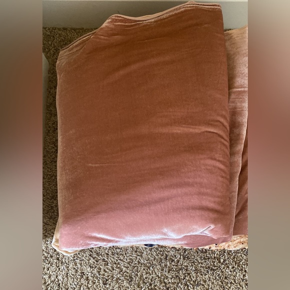 These are Unstitched suits - Picture 1 of 1